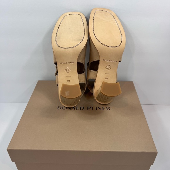 DONALD PLINER💯LADIES SAND COLOR OPEN TOE HALF BOOT. SIZE 9 MEDIUM - Picture 6 of 16